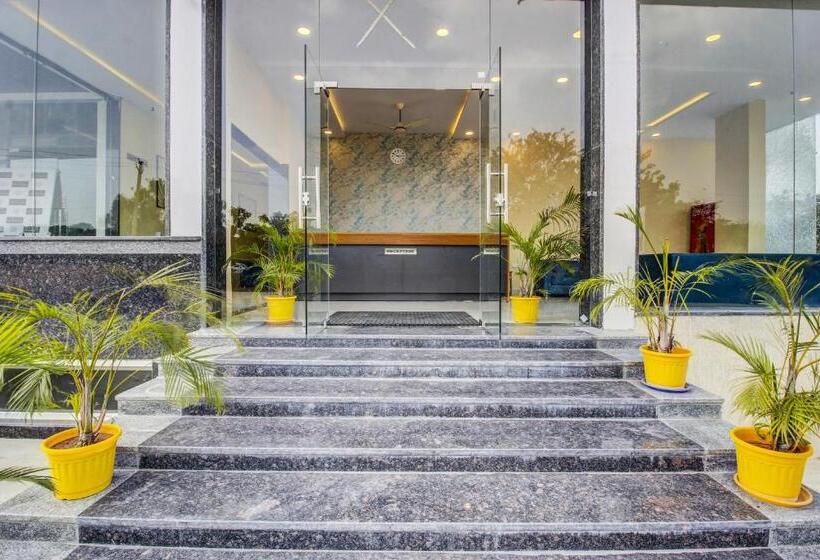 Отель Collection O Mint Park