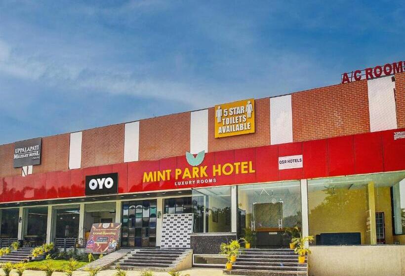 Отель Collection O Mint Park