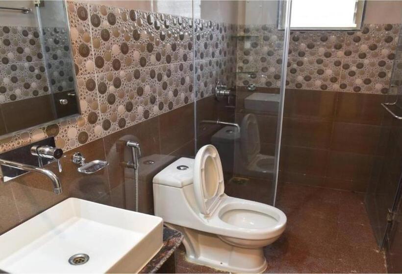 בית מלון כפרי Eden Stay Goa