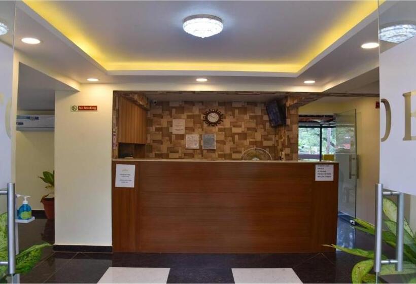 בית מלון כפרי Eden Stay Goa