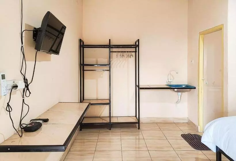 Hotelli Reddoorz Syariah Near Terminal Alam Barajo Jambi