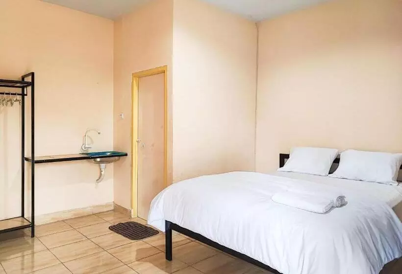 Hotelli Reddoorz Syariah Near Terminal Alam Barajo Jambi