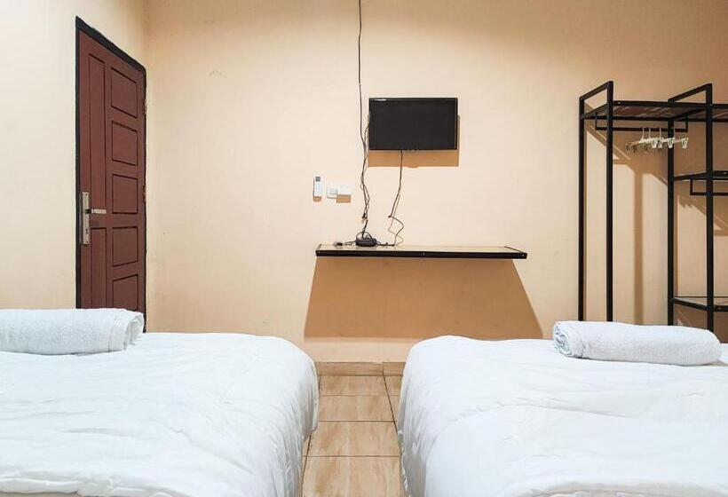 Otel Reddoorz Syariah Near Terminal Alam Barajo Jambi