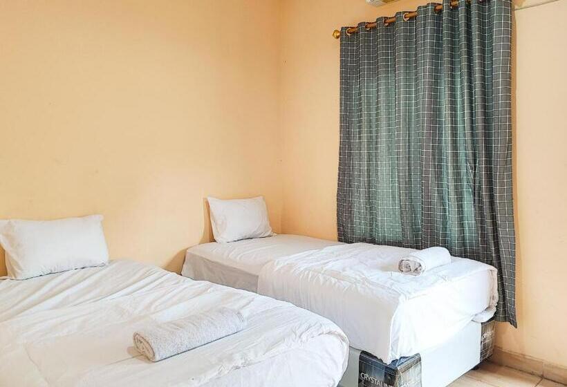 Otel Reddoorz Syariah Near Terminal Alam Barajo Jambi