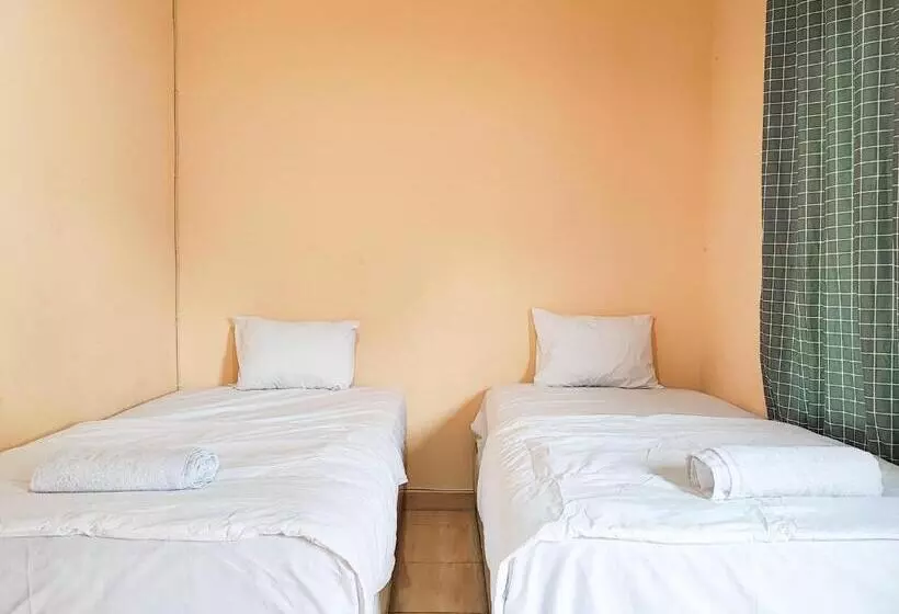 Hotelli Reddoorz Syariah Near Terminal Alam Barajo Jambi