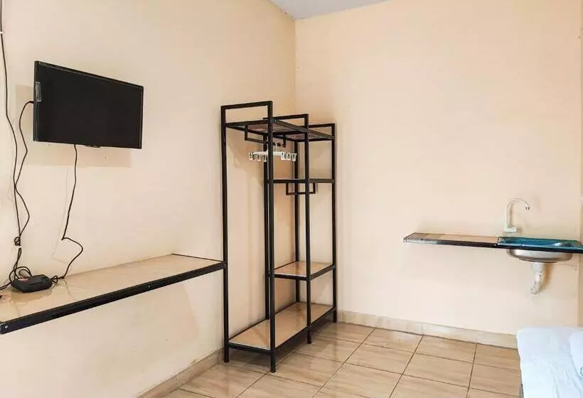 Hotelli Reddoorz Syariah Near Terminal Alam Barajo Jambi