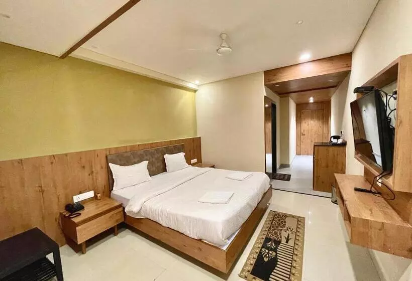 ホテル Rockbay ! Puri, Swimming Pool Lift And Parking Facility Near Sea Beach & Temple Breakfast Included