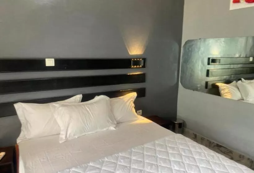 هتل Sunrise Center Bonapriso   101