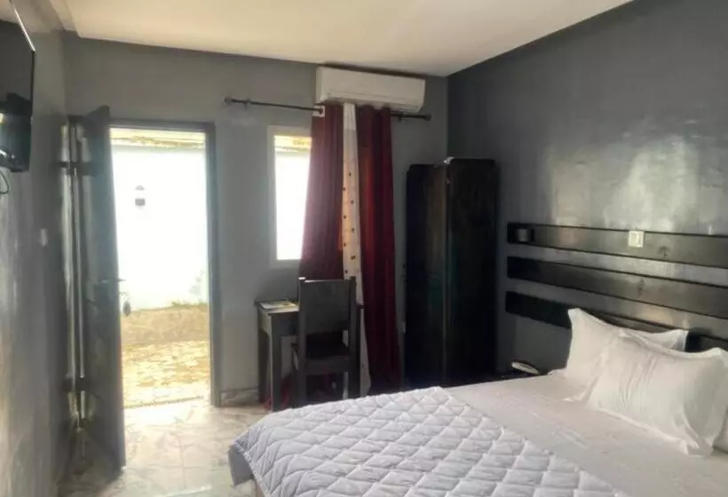 هتل Sunrise Center Bonapriso   101