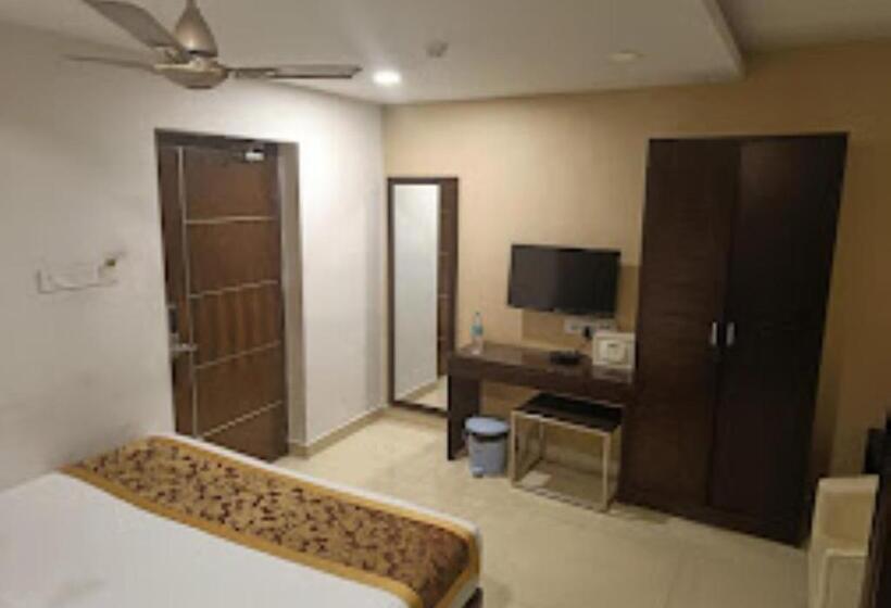 בית מלון כפרי The King S Park Residency Chennai