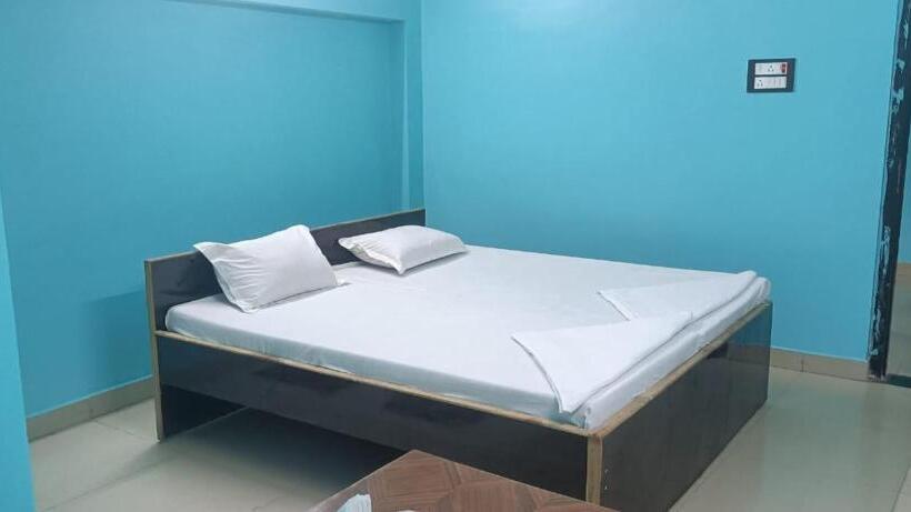 New Hotel Gautam Lodging & Fooding