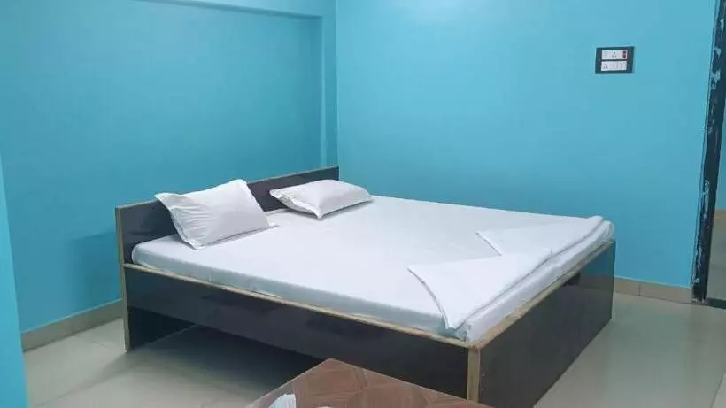 New Hotel Gautam Lodging & Fooding