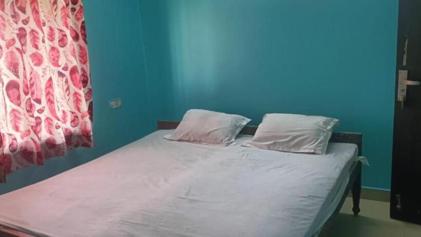 New Hotel Gautam Lodging & Fooding