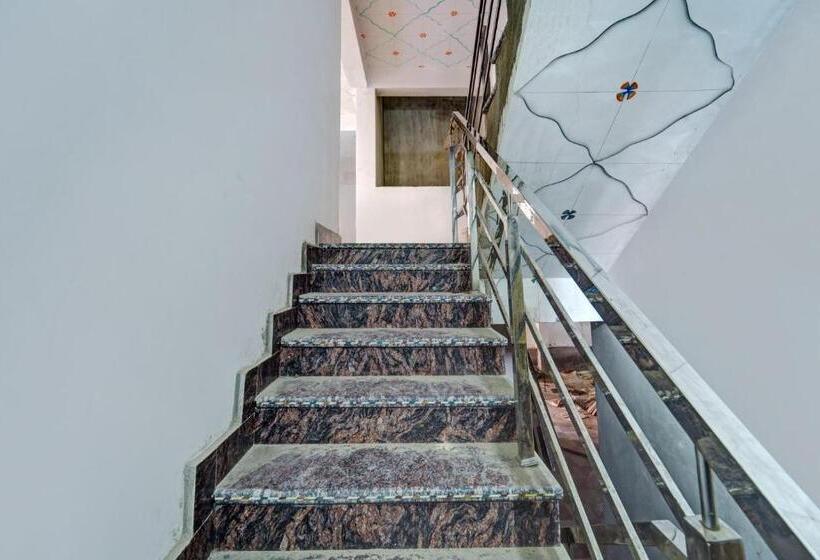 Oyo Flagship Hotel S Square Guest House