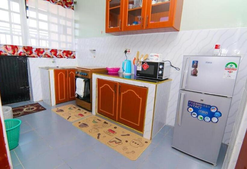 پانسیون Cherry Vasha Homes