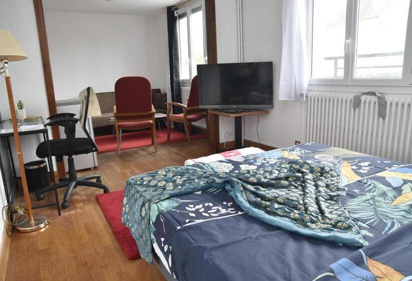 بنسيون Chez Mr Le Légionnaire