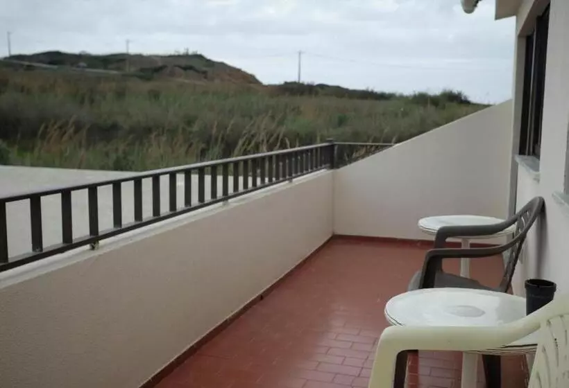 ペンション Palmeiras Beach House   Santa Cruz