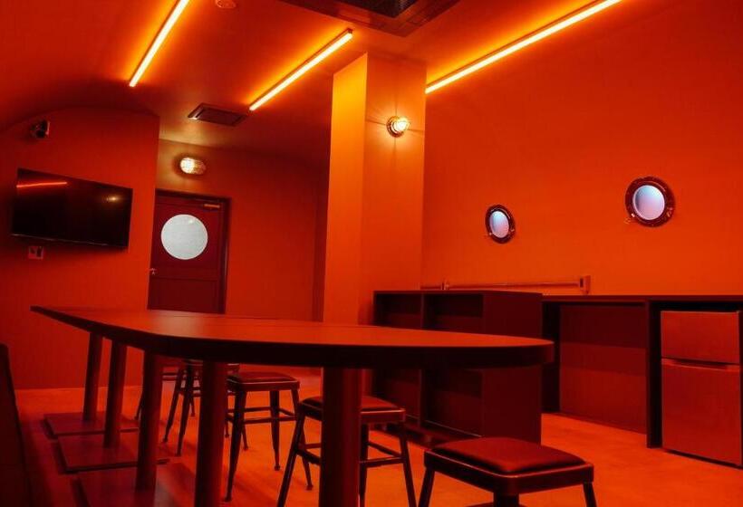 Pansiyon Red Submarine