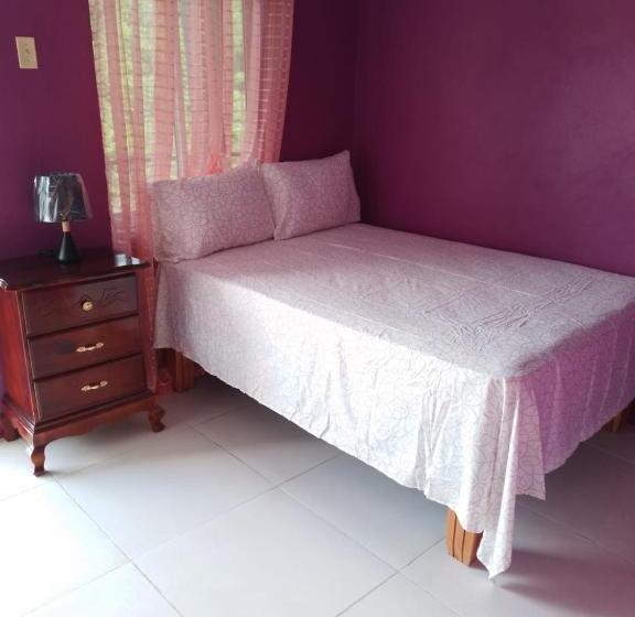 پانسیون Thecocoreefguesthousejamaica