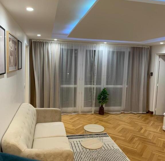 Nocleg ze śniadaniem Chambre Privée Face Arrêt De Tram Proche Métro 5 Pablo Picasso, Chambres Individuelles , La Cuisine