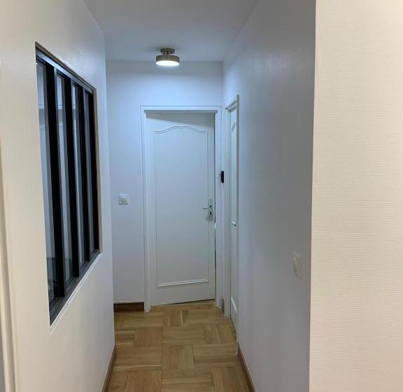 Nocleg ze śniadaniem Chambre Privée Face Arrêt De Tram Proche Métro 5 Pablo Picasso, Chambres Individuelles , La Cuisine