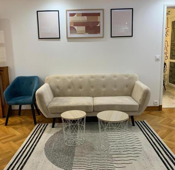 Nocleg ze śniadaniem Chambre Privée Face Arrêt De Tram Proche Métro 5 Pablo Picasso, Chambres Individuelles , La Cuisine