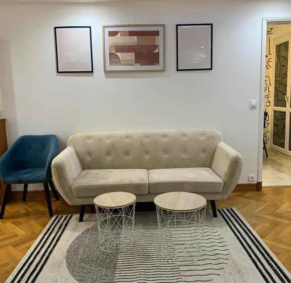 Nocleg ze śniadaniem Chambre Privée Face Arrêt De Tram Proche Métro 5 Pablo Picasso, Chambres Individuelles , La Cuisine