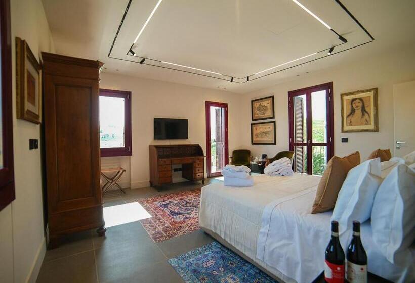 Bed and Breakfast Castello Di Perno Foresteria, Winery & Rooms