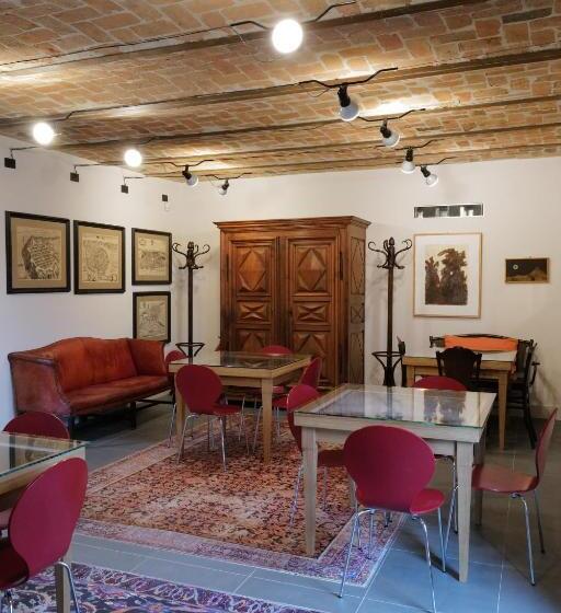 Bed and Breakfast Castello Di Perno Foresteria, Winery & Rooms