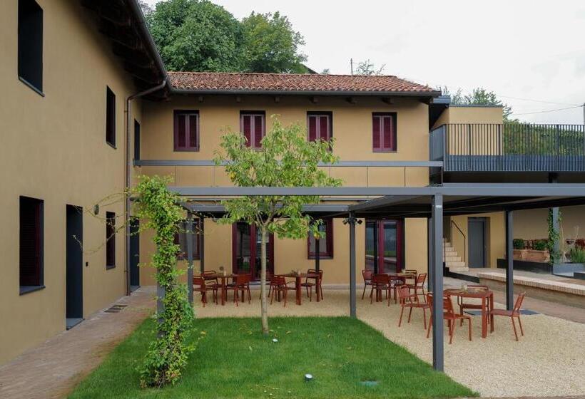 Bed and Breakfast Castello Di Perno Foresteria, Winery & Rooms