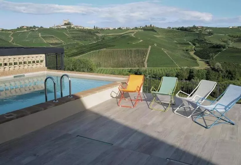 Aamiaismajoitus (B&B) Castello Di Perno Foresteria, Winery & Rooms