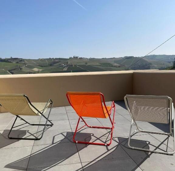 Bed and Breakfast Castello Di Perno Foresteria, Winery & Rooms