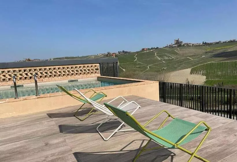 Aamiaismajoitus (B&B) Castello Di Perno Foresteria, Winery & Rooms