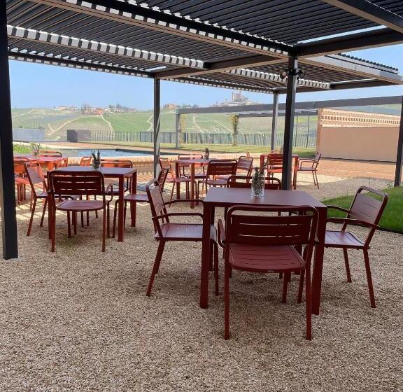 Bed and Breakfast Castello Di Perno Foresteria, Winery & Rooms