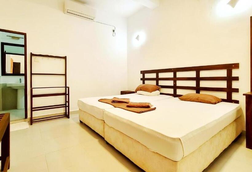 민박 Mirissa Marin Wall Villa Deluxe Double Room