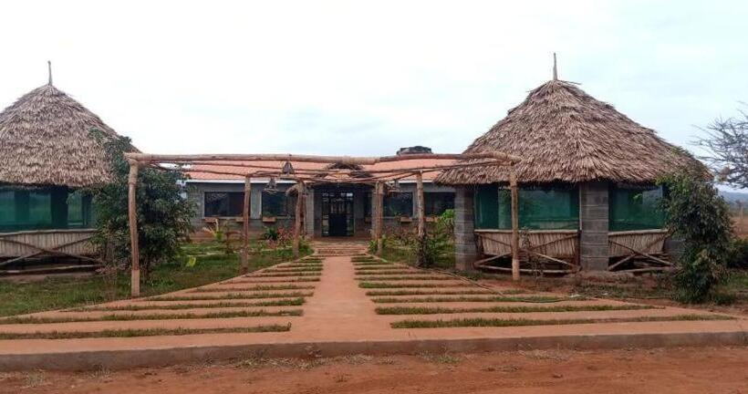 هتل Kijiji Village