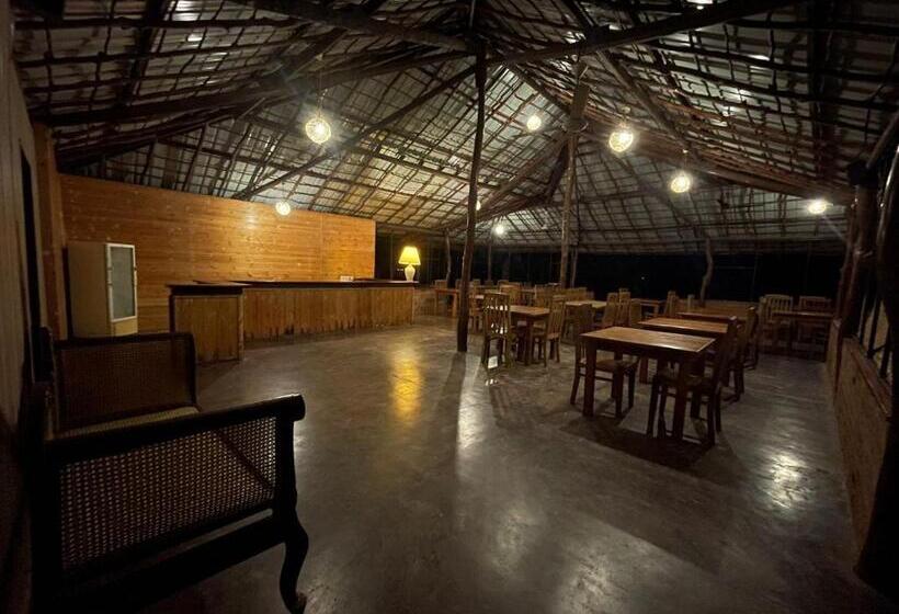 Отель Lake Park