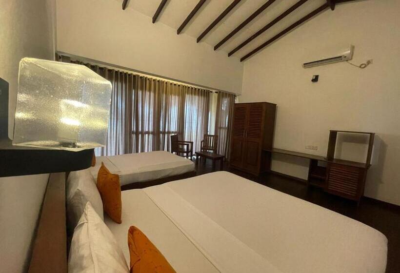 Отель Lake Park