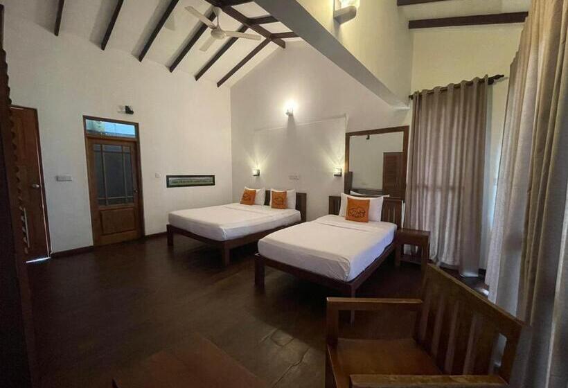 Отель Lake Park