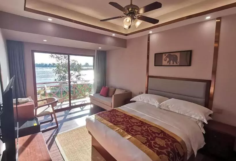 ホテル Monmonboutique