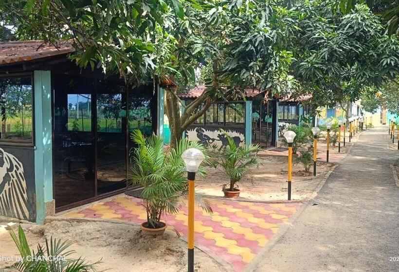 בית מלון כפרי Modhubon Agro Tourism