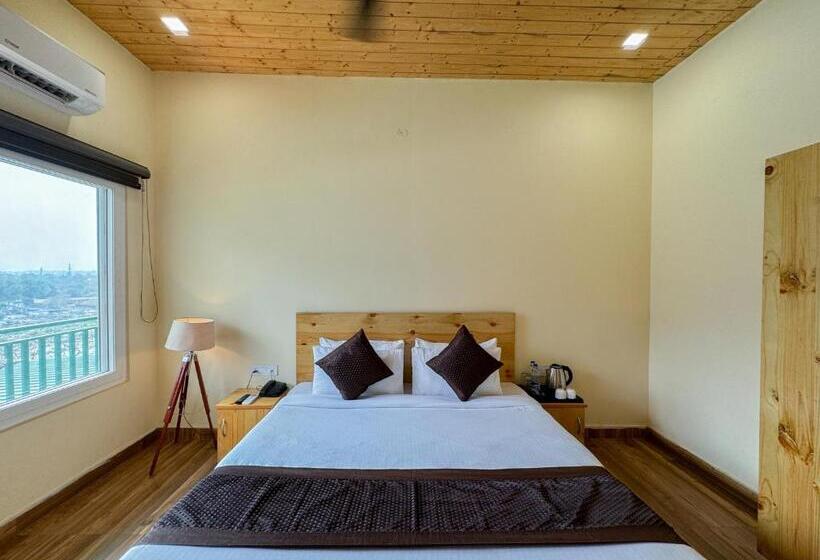 فندق The Leisure Cave On The Ganges