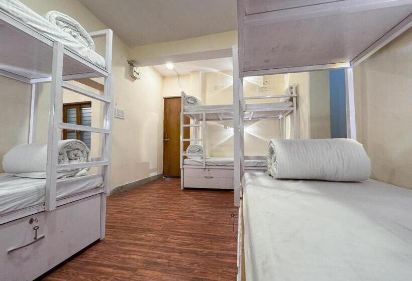 فندق The Leisure Cave On The Ganges