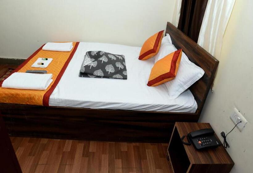 فندق Unique Palace Room And Restaurant