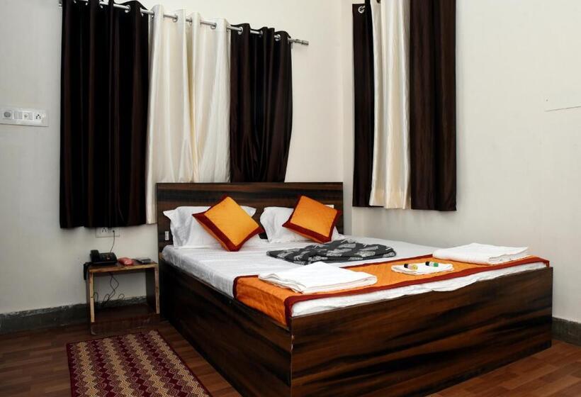 فندق Unique Palace Room And Restaurant