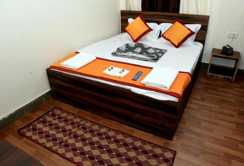 فندق Unique Palace Room And Restaurant