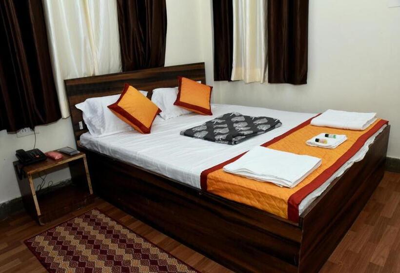 فندق Unique Palace Room And Restaurant