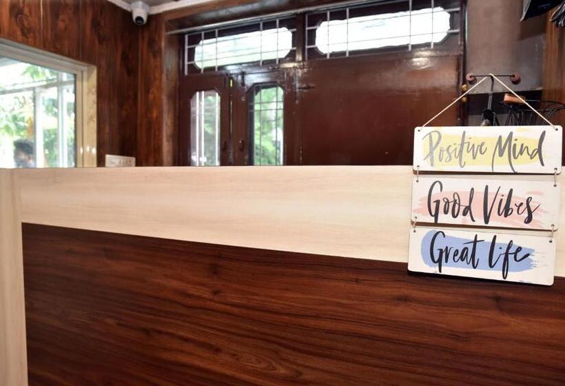 فندق Unique Palace Room And Restaurant