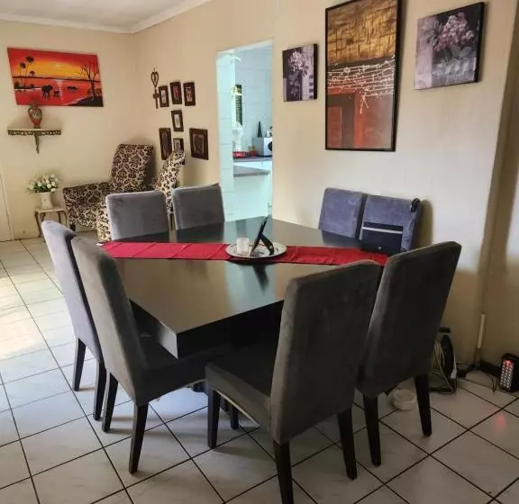 ペンション Susan Rest And Stay Over Cathy Str, Brackendowns Stays