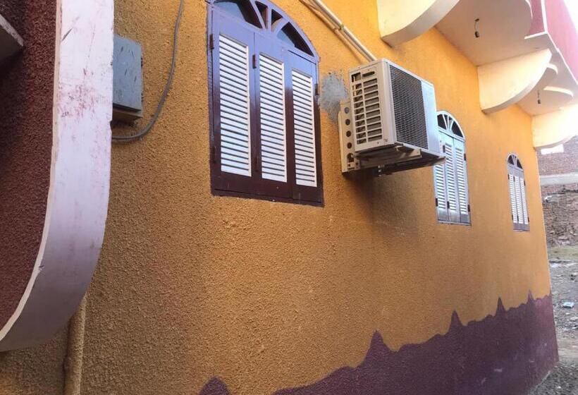 پانسیون Demerdash Nubian Guest House